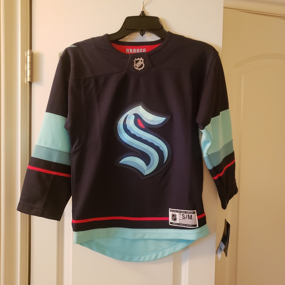 Brand new Youth S/M Seattle Kraken jersey NWT